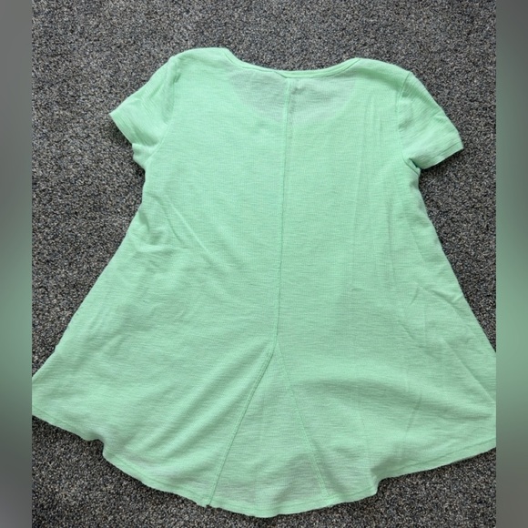 Calvin Klein performance quick dry lime green light mint short sleeve top - Picture 7 of 7